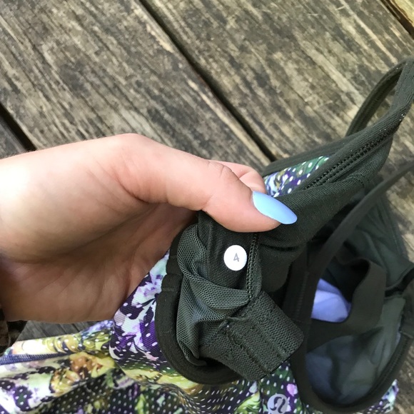 FINAL SALE LULULEMON power Y Tank - Picture 4 of 4